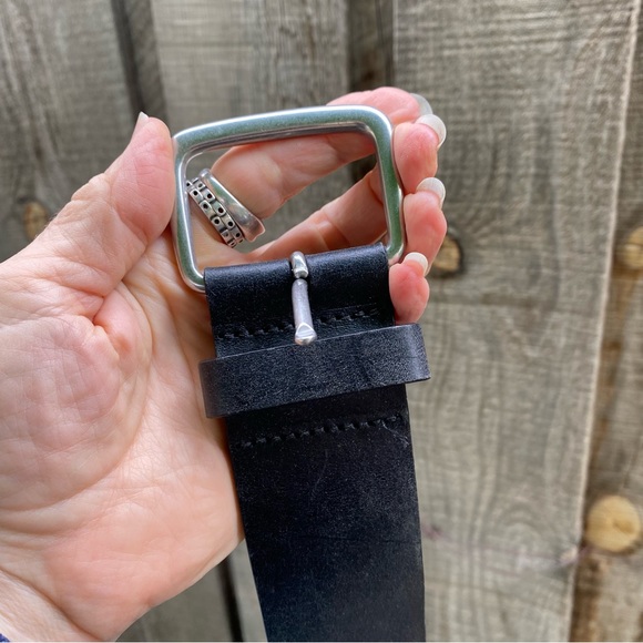 90s style Black leather belt with big black metal circles, size Large, 1969 Gap - Picture 7 of 8